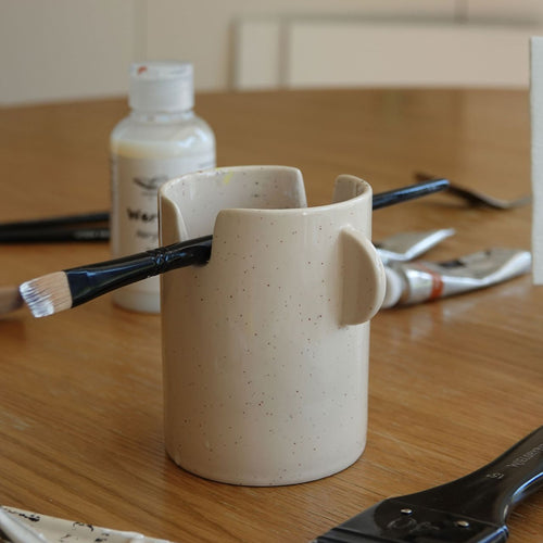 Kubek ceramiczny do pedzli duzy w akcji Wielorybie Rzeczy