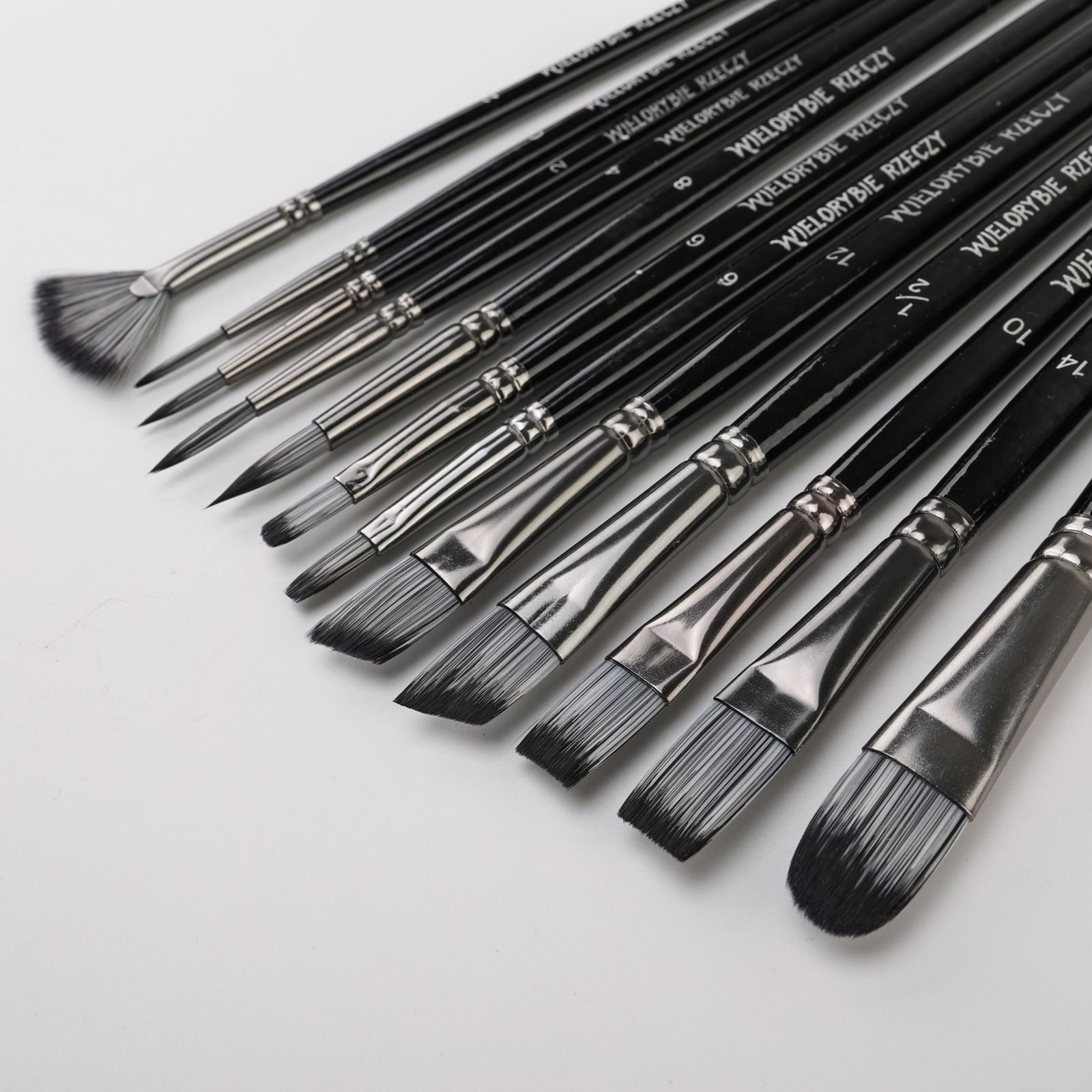 Pędzle malarskie wielorybie rzeczy